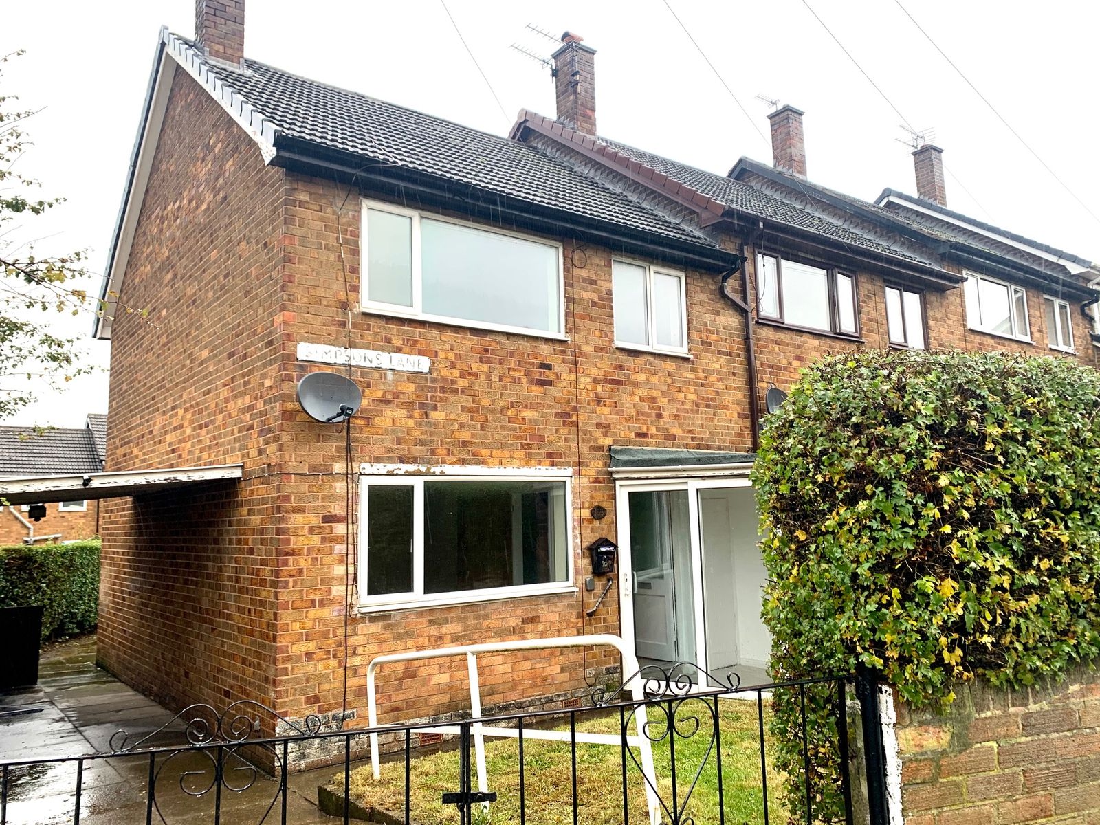3 bed end terrace house for sale in Simpsons Lane, Knottingley WF11