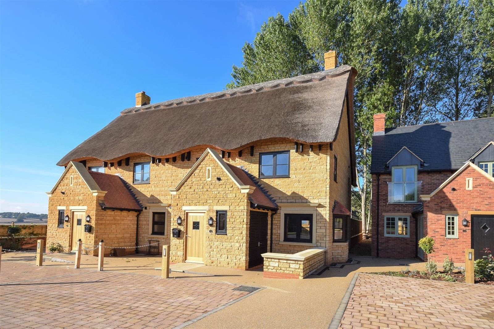 2 bed semidetached house for sale in Vineyard Gardens, Brixworth