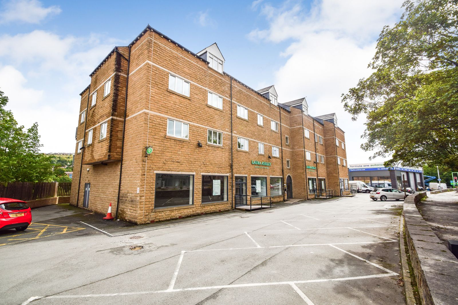 2 bed flat for sale in Otley Road, Shipley, Bradford, West Yorkshire