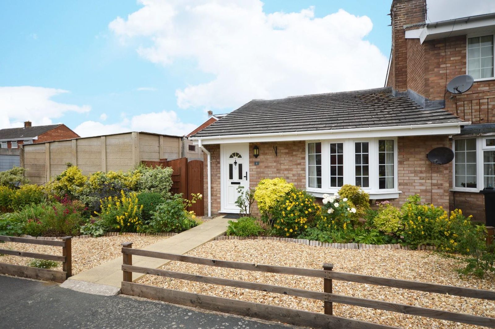 2 bed bungalow for sale in Acacia Court, Keynsham, Bristol BS31 Zoopla