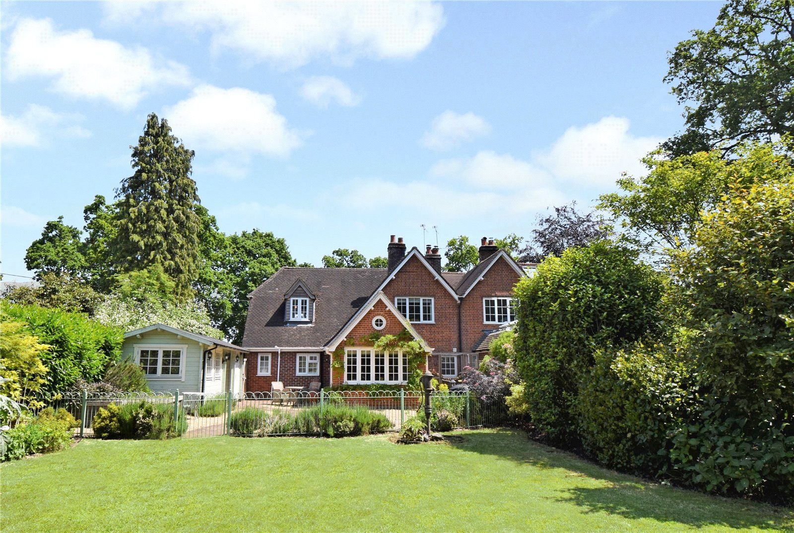3 bed semidetached house for sale in The Ridge, Cold Ash, Thatcham