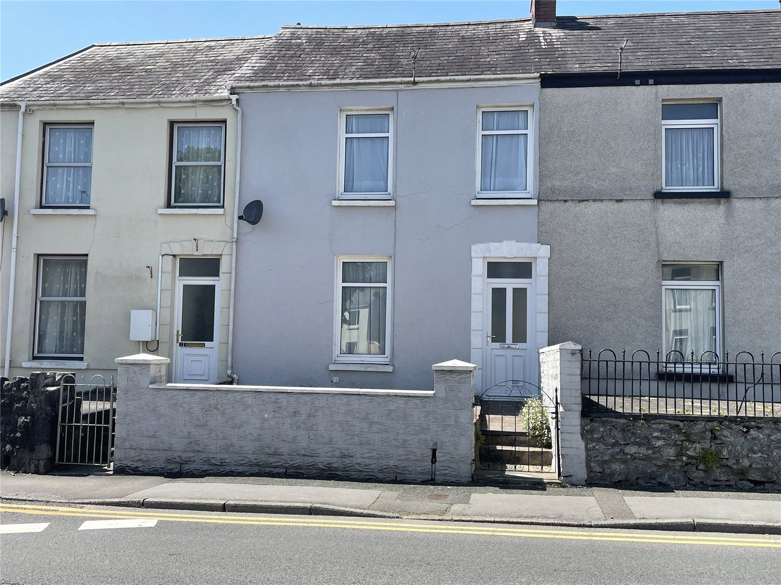 3 bed terraced house for sale in Francis Terrace, Carmarthen