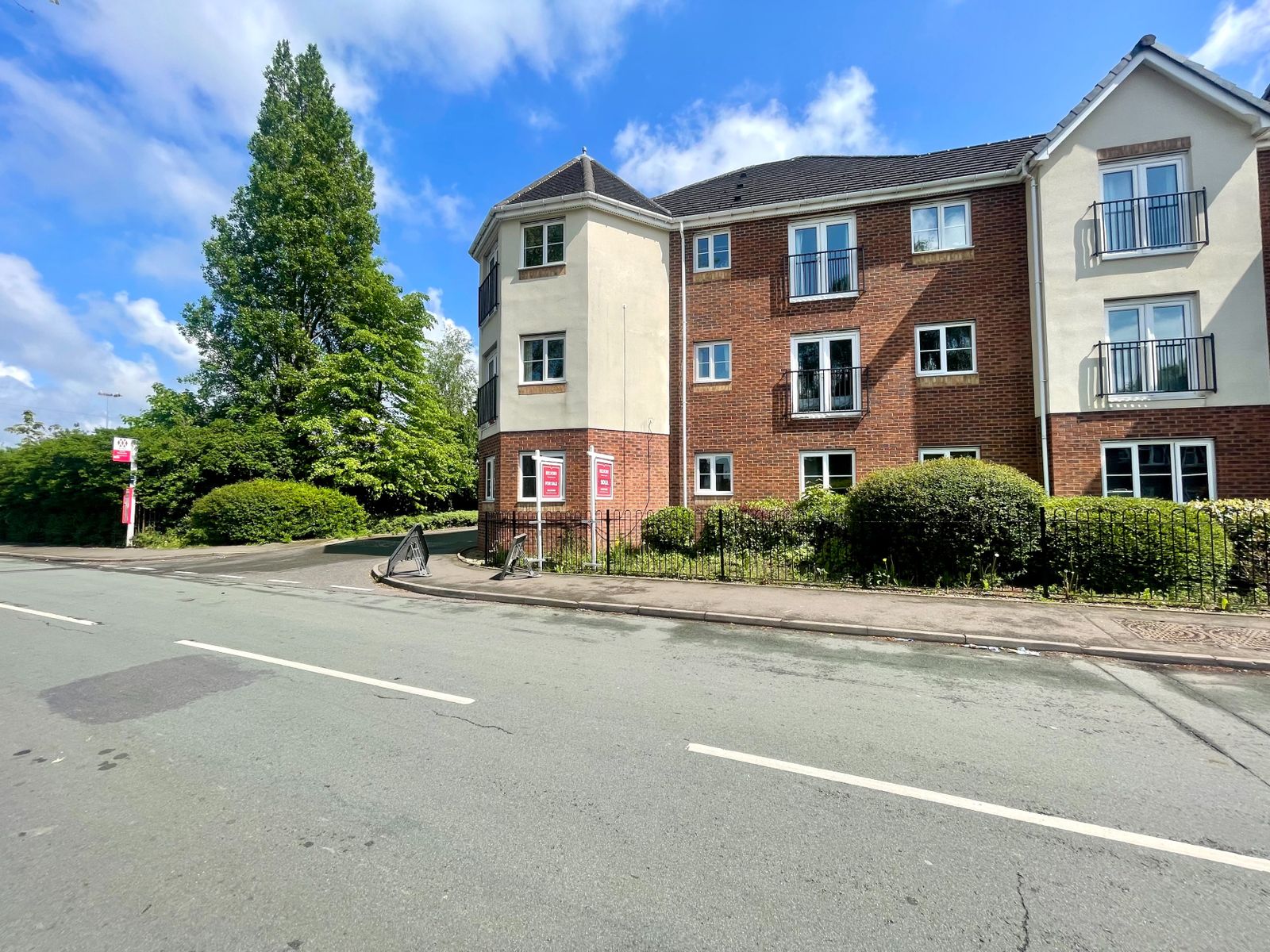 2 bed flat for sale in The Avenue, Darlaston, Wednesbury WS10 Zoopla