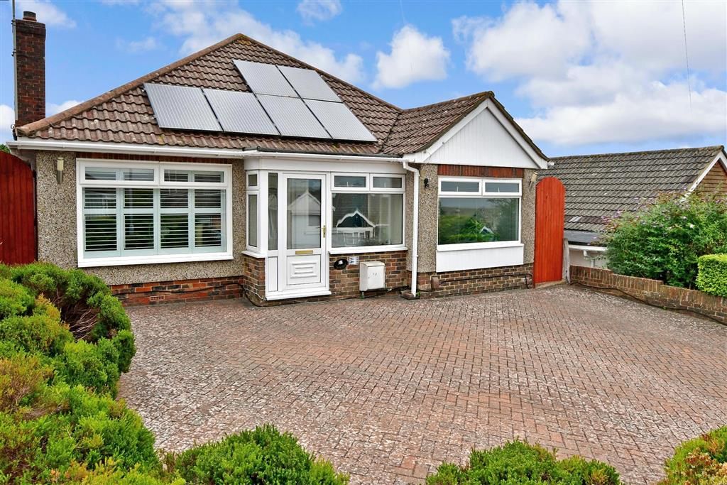 3 bed detached bungalow for sale in Frimley Close, Woodingdean