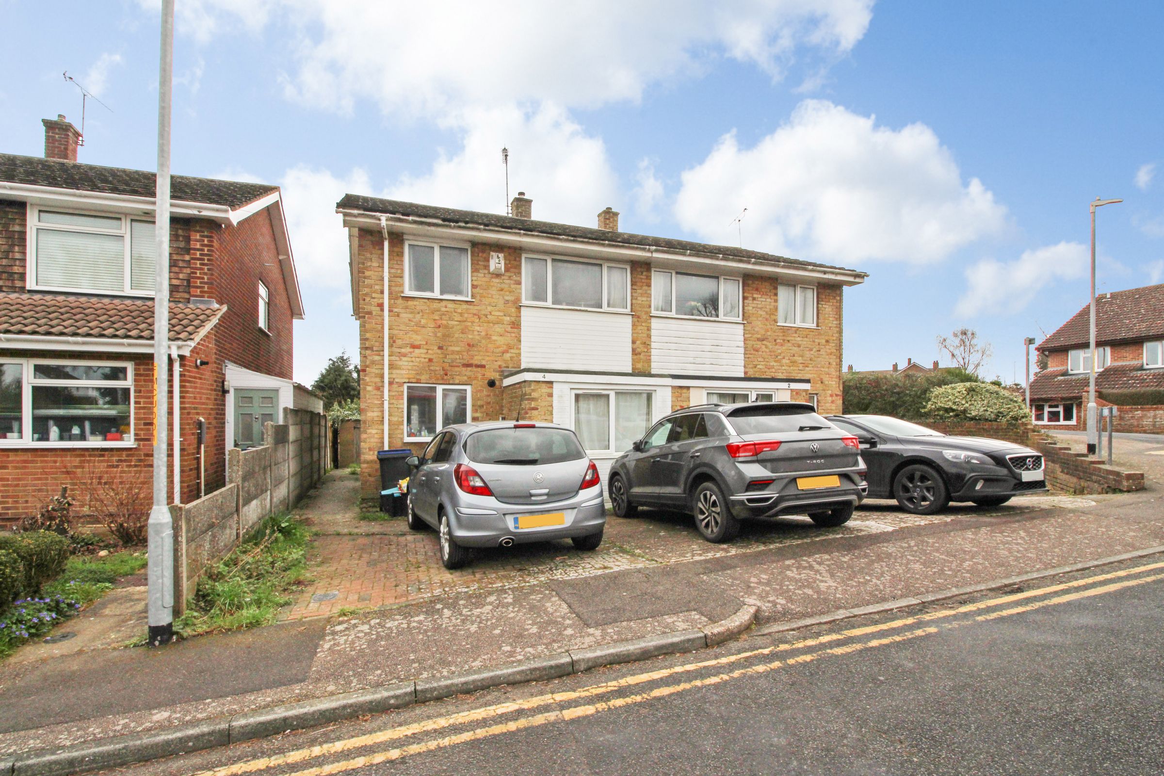 4 bed semidetached house to rent in Mead Way, Canterbury CT2 Zoopla