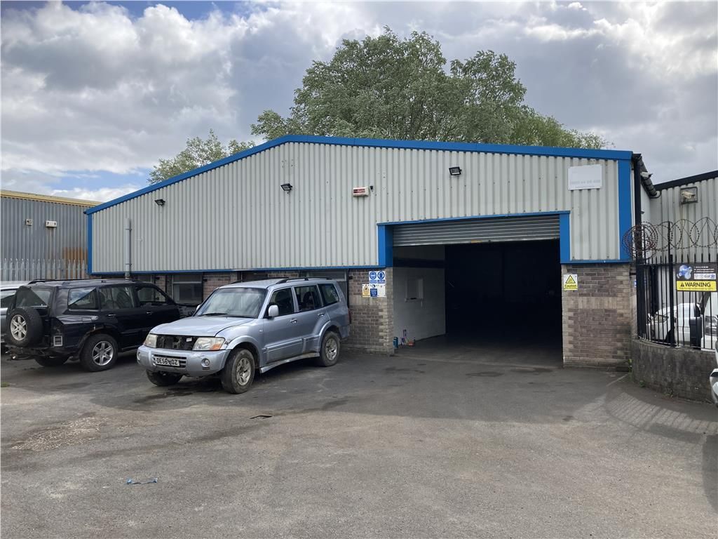 Light industrial to let in Unit 2, Gateway Close. Gateway Industrial