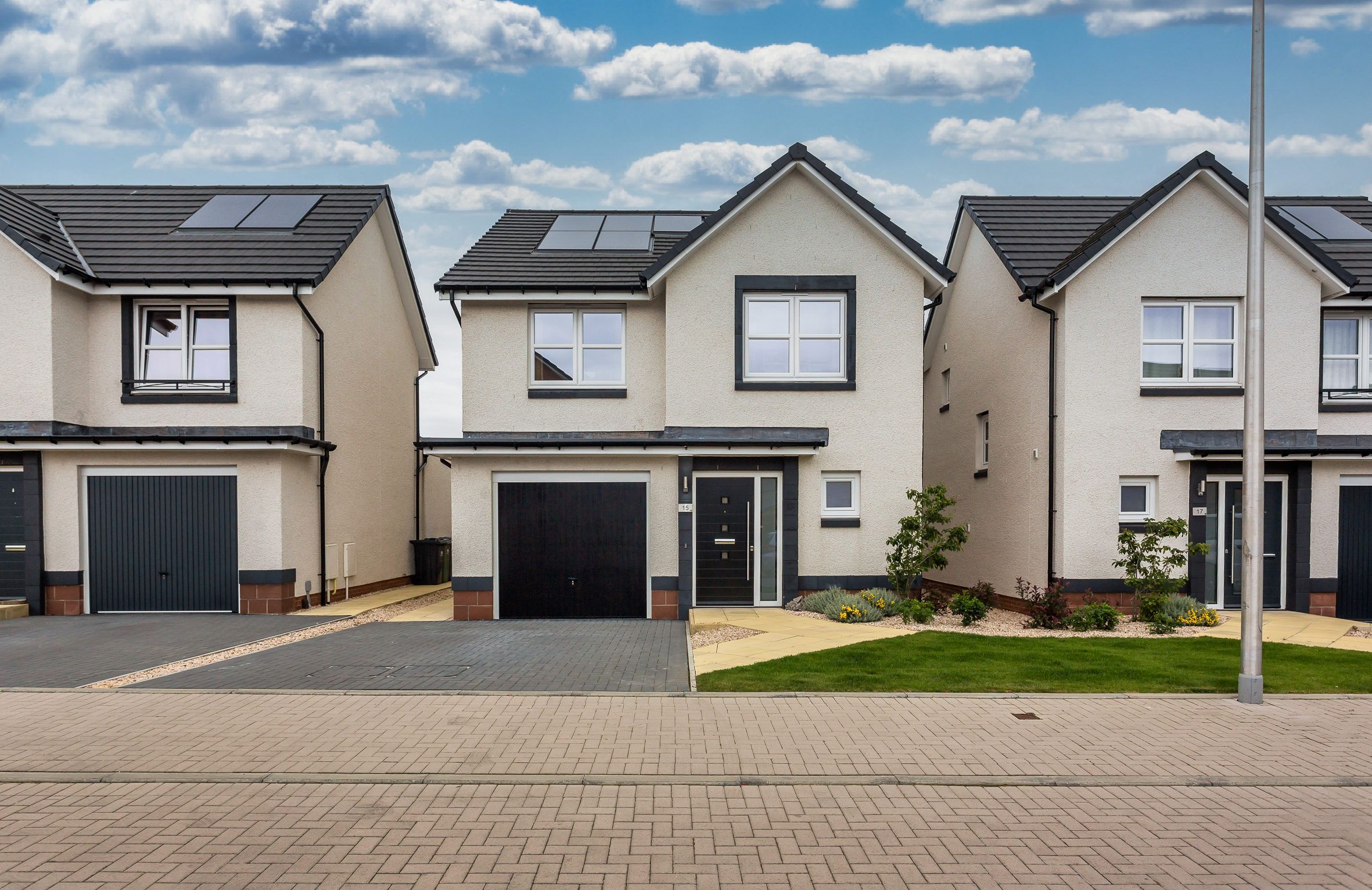 4 bed property for sale in Thurso Crescent, PA7 Zoopla