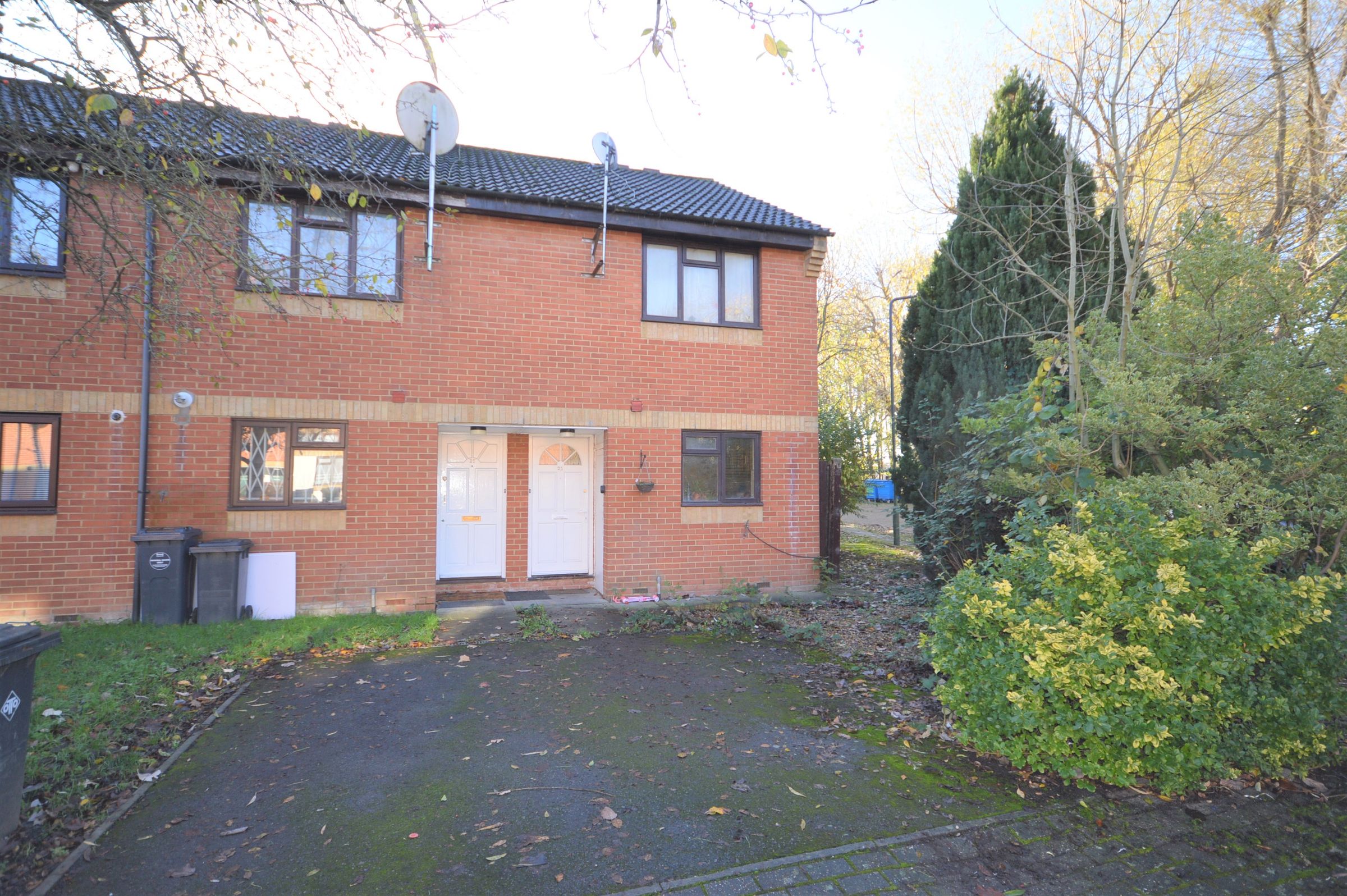 2 bed terraced house for sale in Cambridge Close, London NW10 Zoopla
