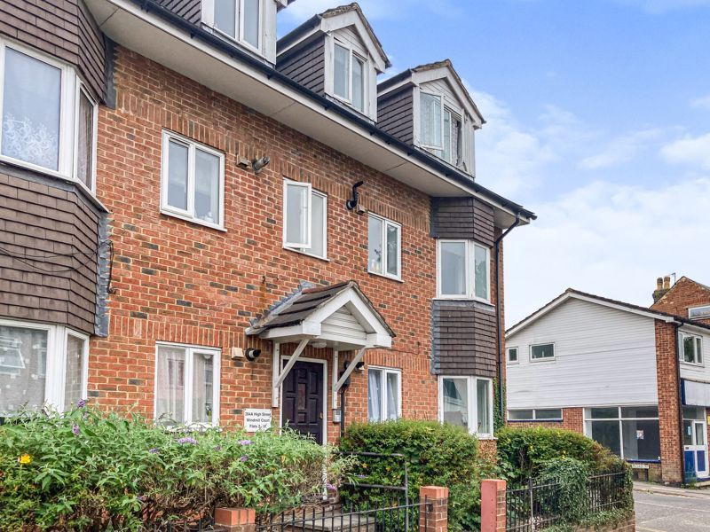 2 bed flat to rent in High Street, Aldershot GU12 Zoopla