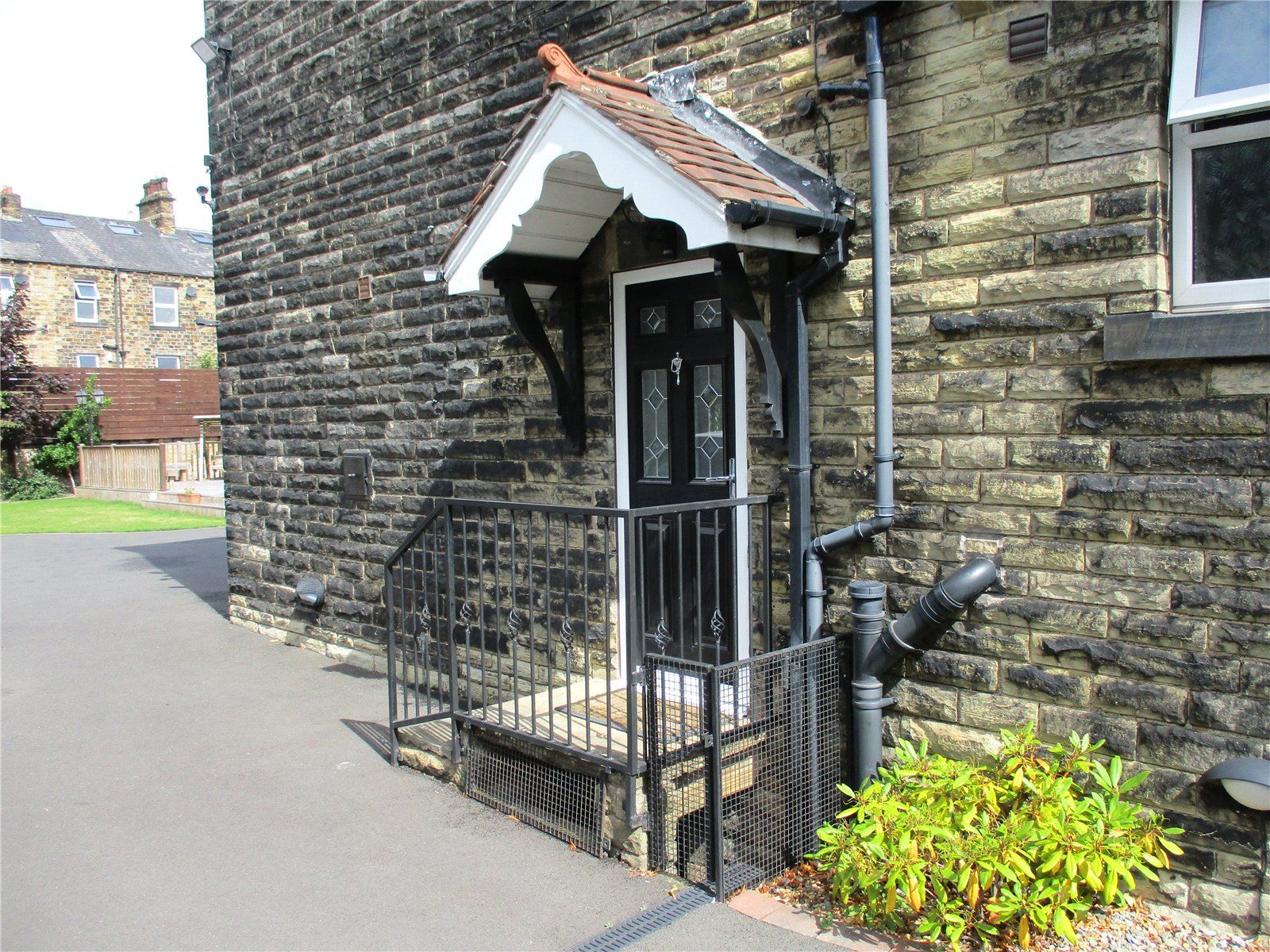 1 bed flat to rent in Northfield Road, Dewsbury, West Yorkshire WF13