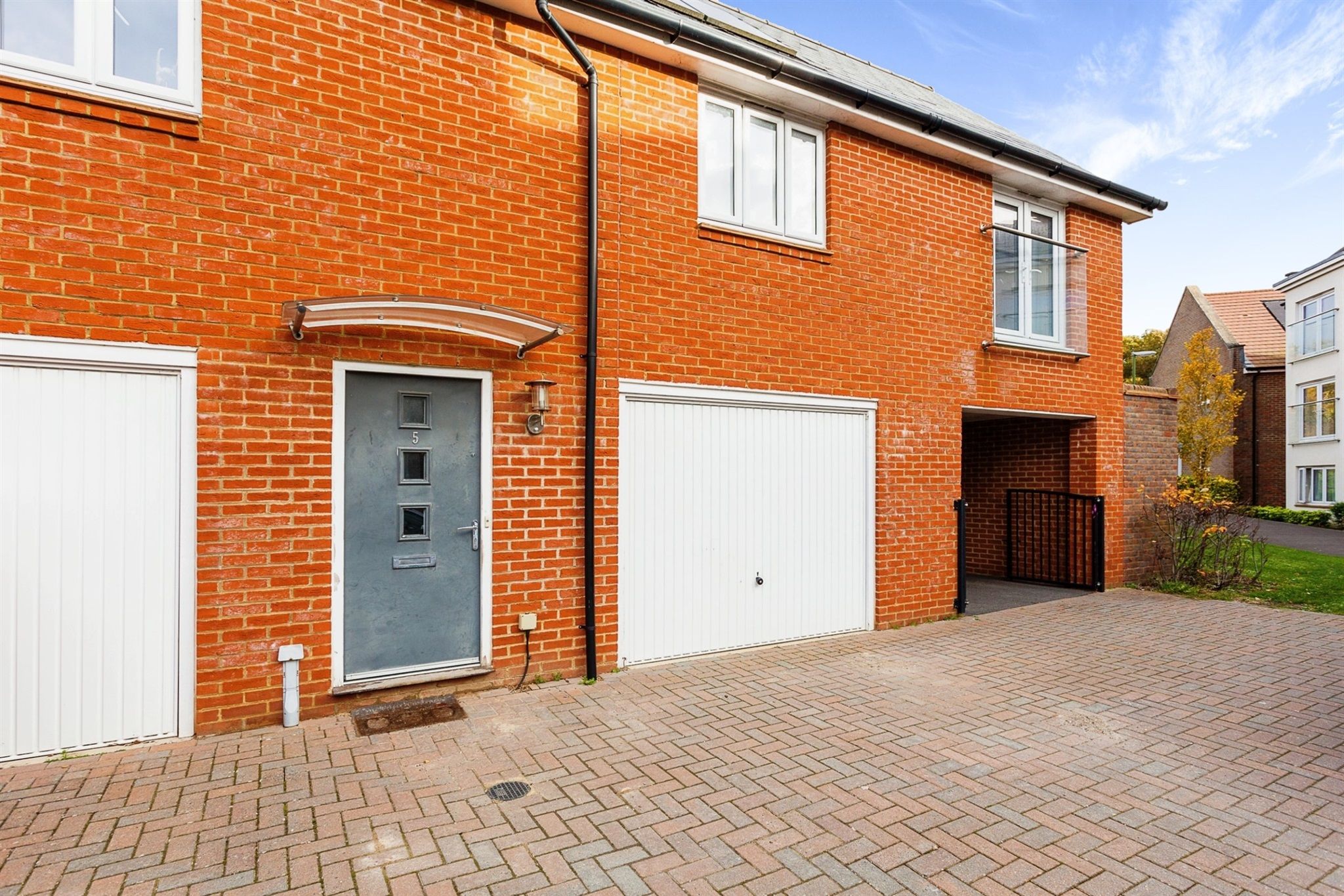 2 bed property for sale in Siskin Close, Burgess Hill RH15 Zoopla
