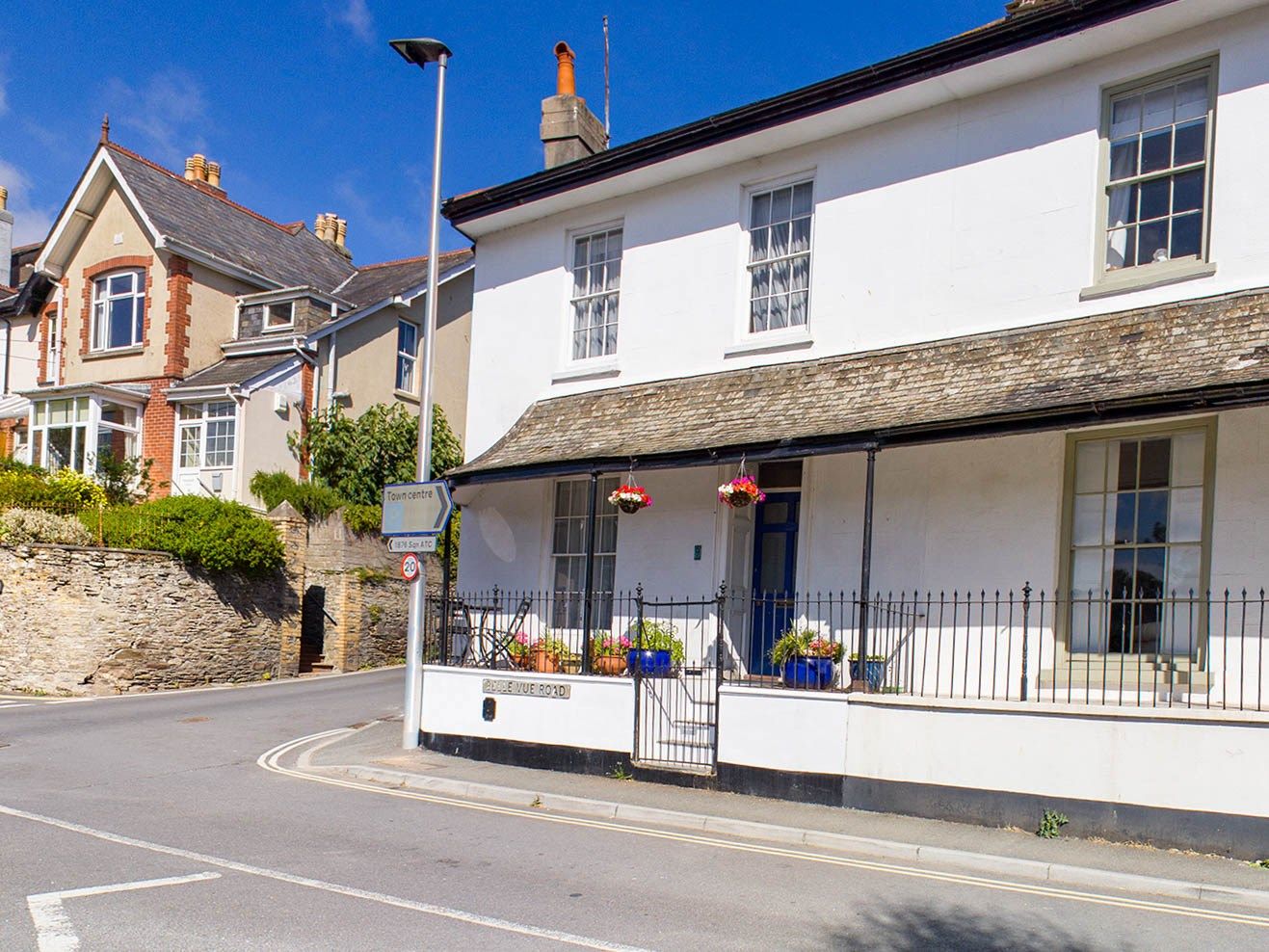 3 bed end terrace house for sale in Belle Vue Road, Kingsbridge TQ7