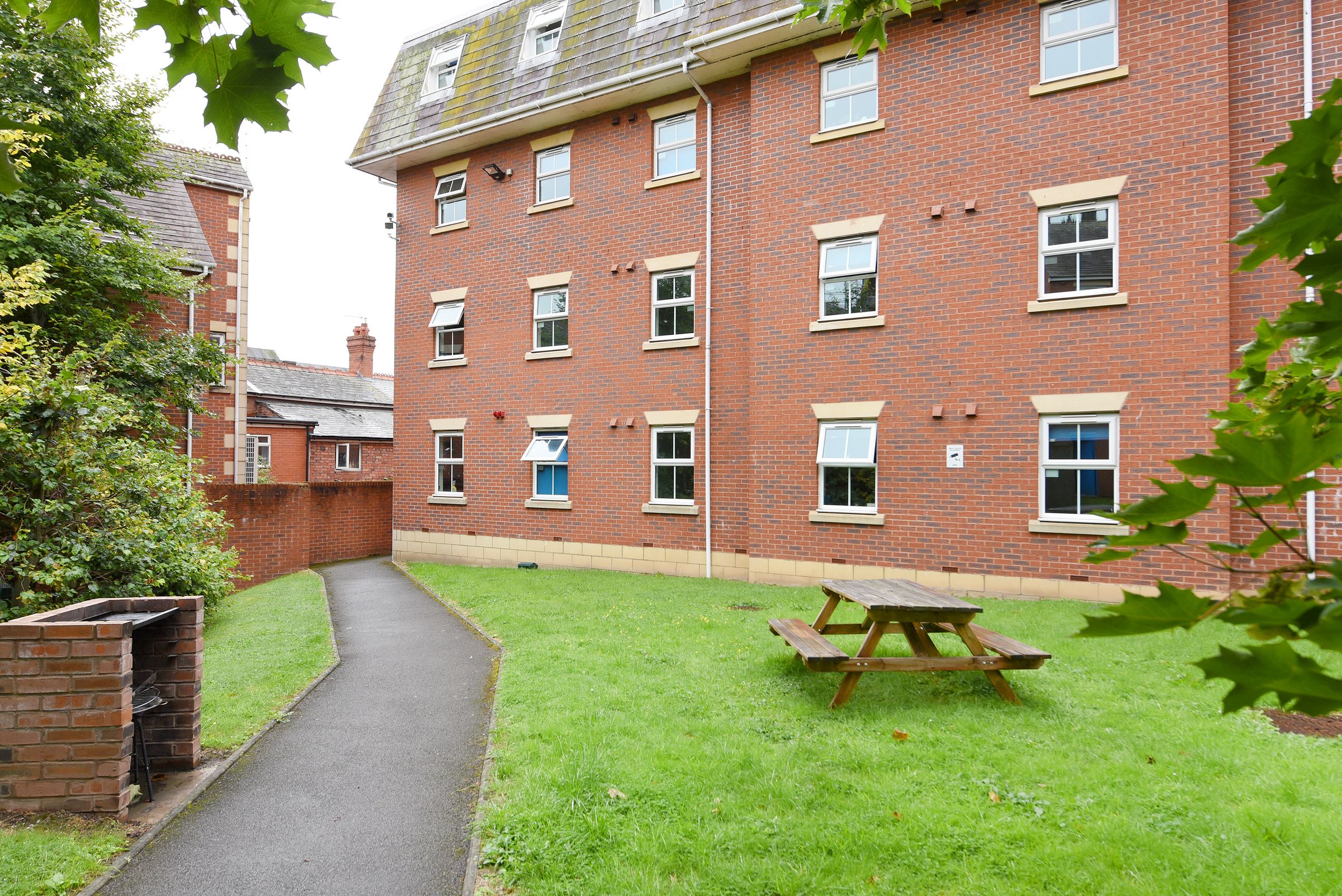 Room to rent in Vicarage Hill, Wrexham LL13 Zoopla