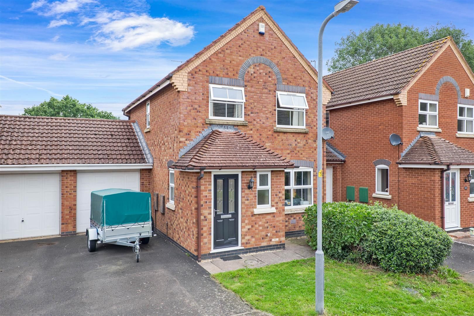 3 bed linkdetached house for sale in Cambrai Drive, Norton, Worcester
