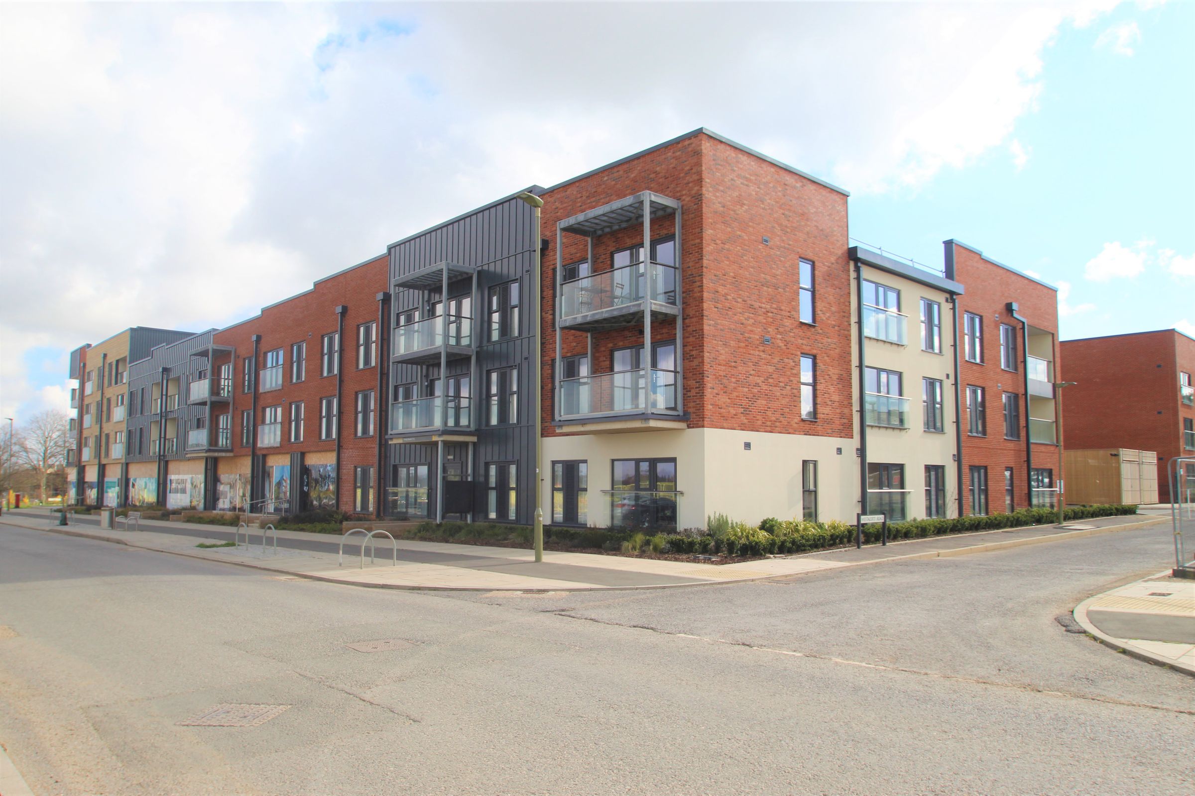 1 bed flat for sale in Graven Hill Road, Bicester, Oxfordshire, United