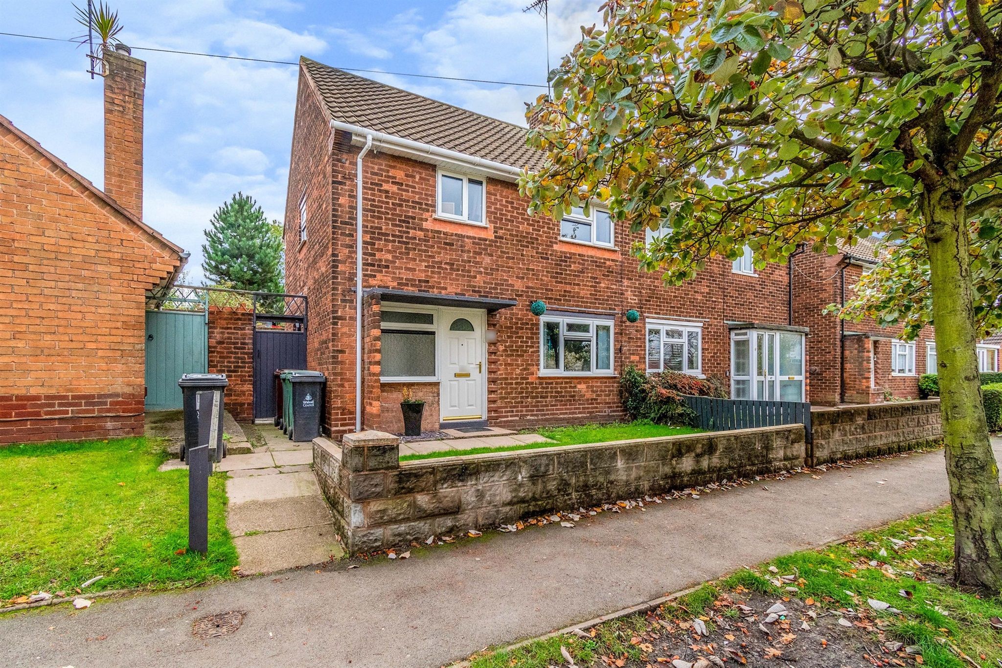 2 bed property to rent in Primley Avenue, Walsall WS2 Zoopla