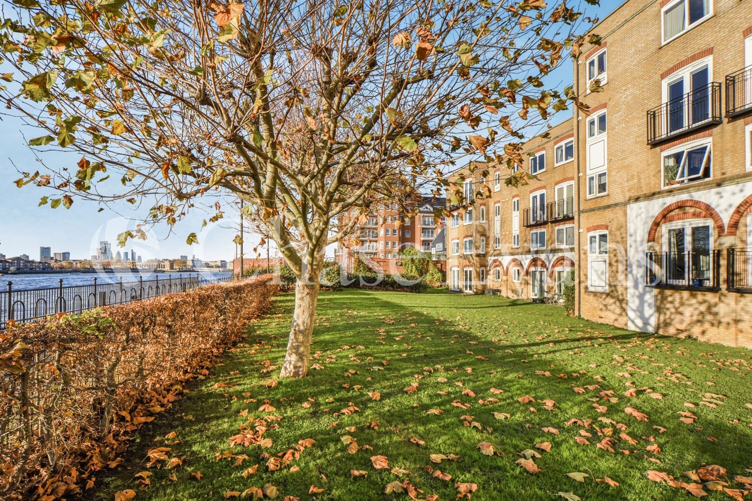 1 bed flat for sale in Ferguson Close, London E14 Zoopla