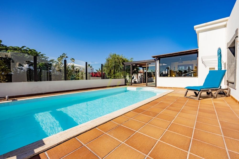 3 bed villa for sale in Playa Blanca, Lanzarote, Spain Zoopla