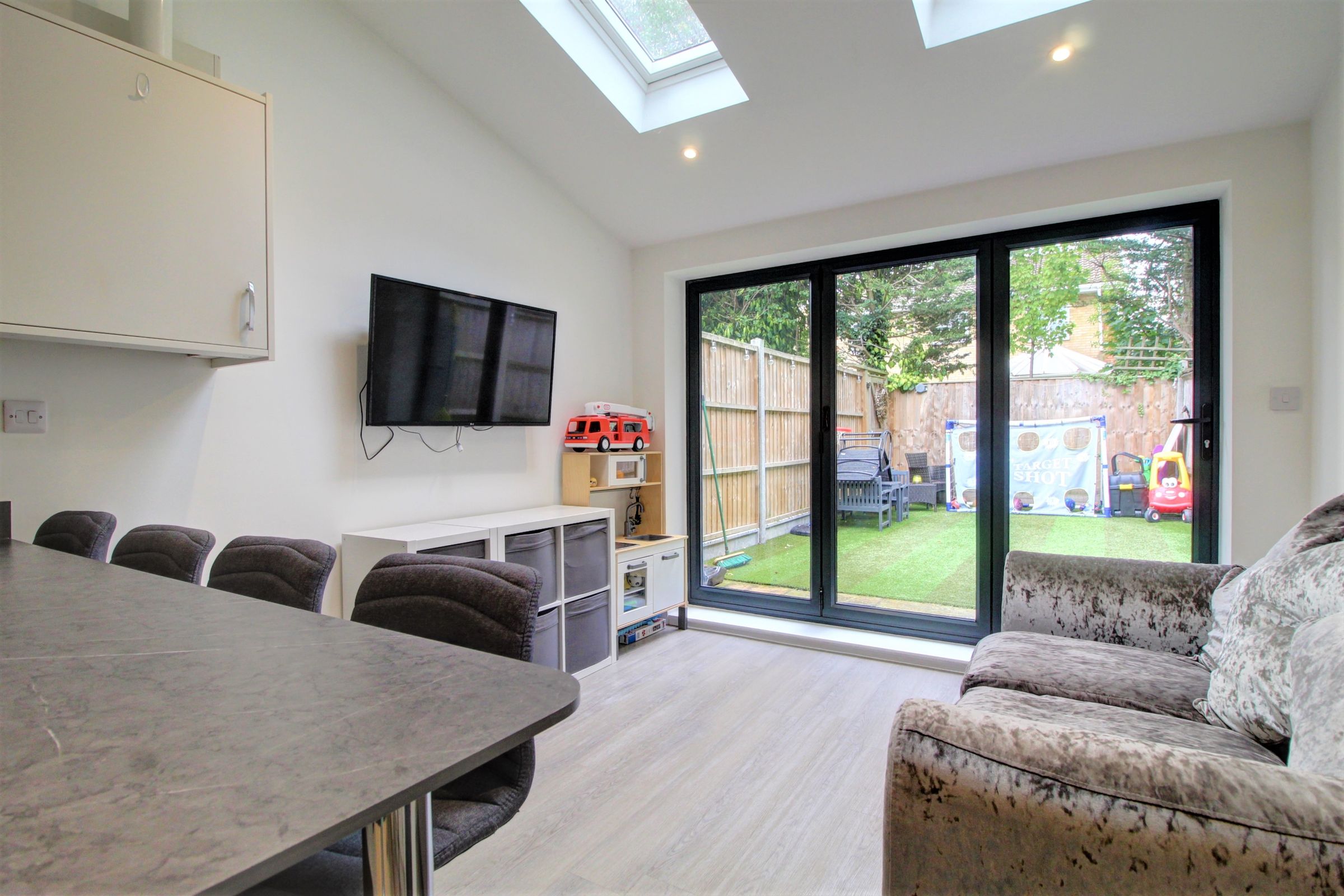 3 bed terraced house for sale in Fair Ridge, High HP11 Zoopla