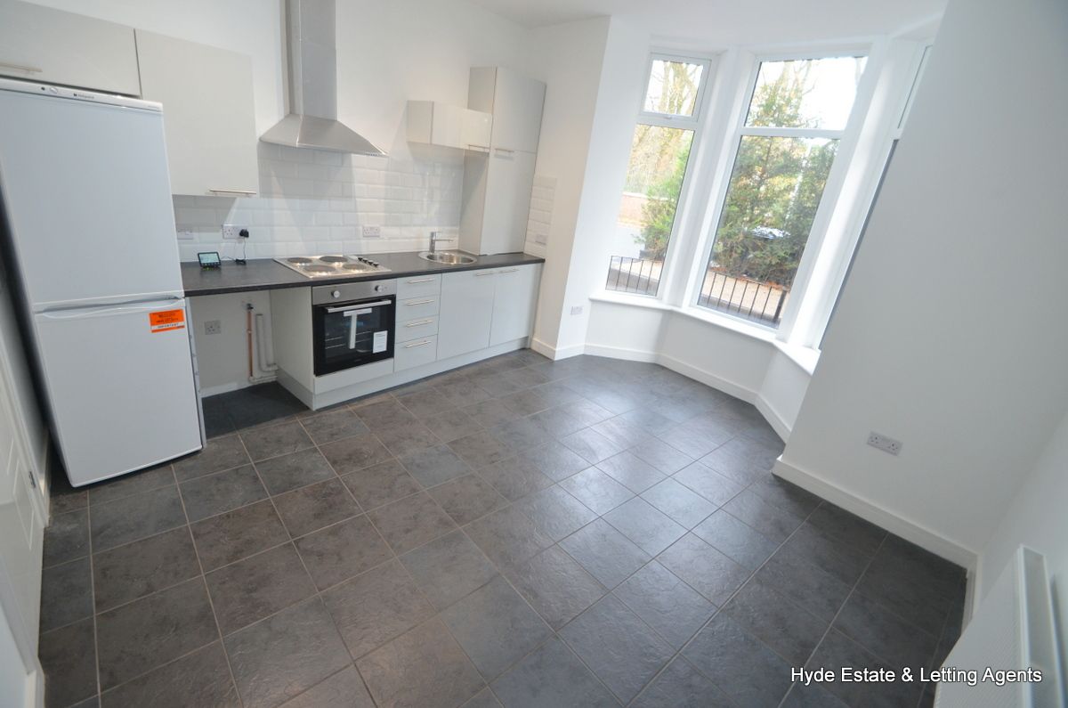 2 bed flat to rent in Bury Old Road, Prestwich, Manchester M25 Zoopla