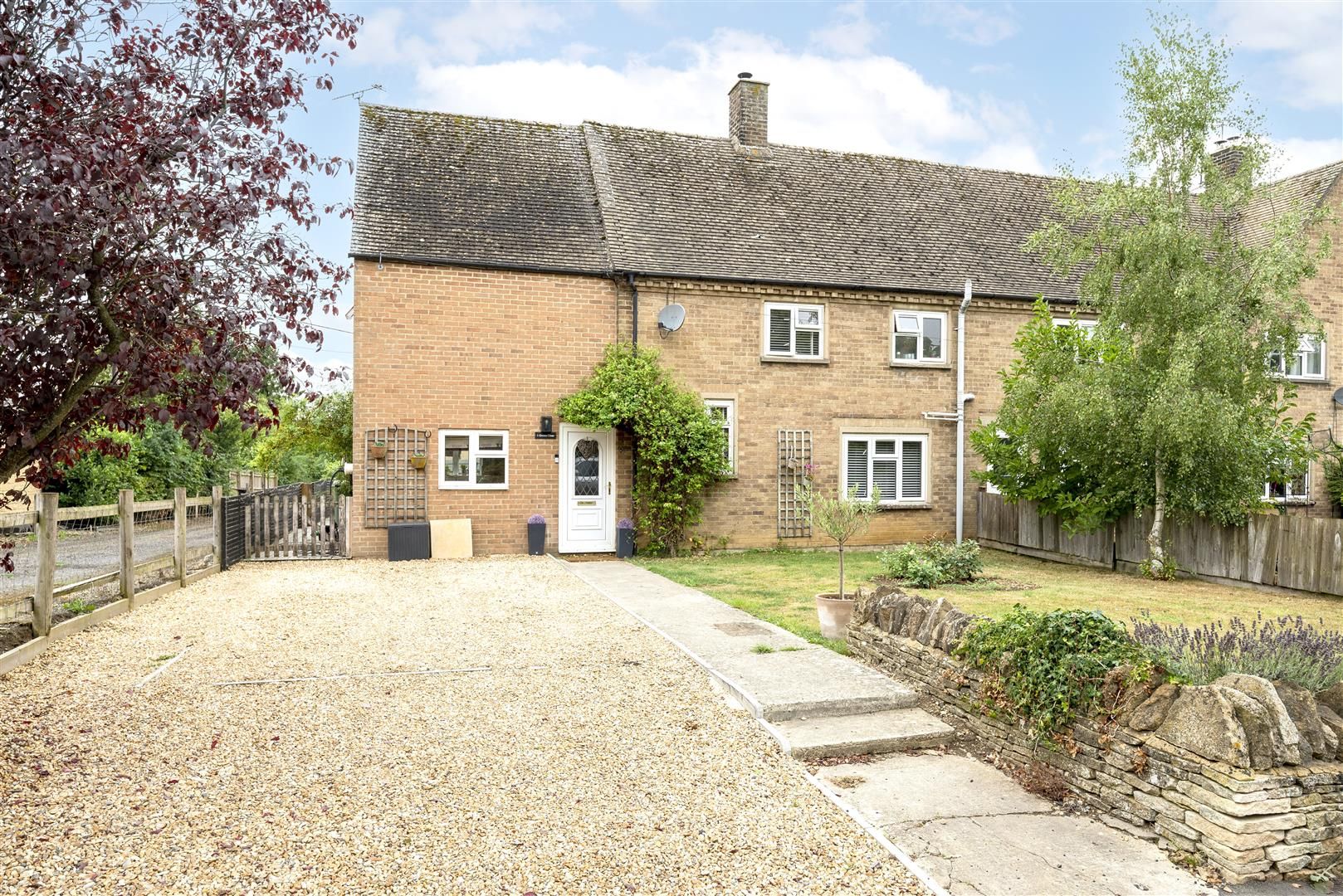 4 bed end terrace house for sale in Greens Close, Great Rissington