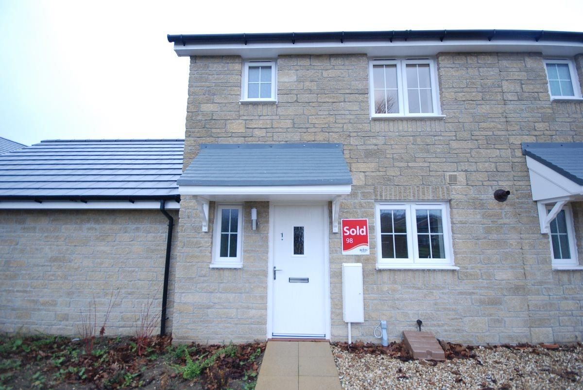3 bed semidetached house to rent in Cloakham Drive, Axminster EX13