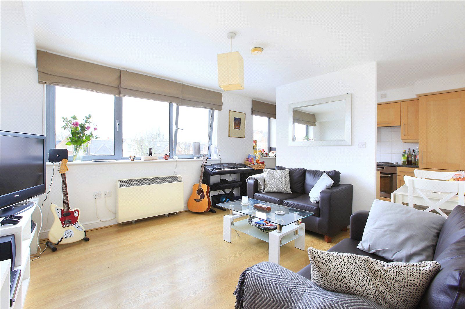 2 bed flat to rent in Wallace Court, Balham High Road, London SW17 Zoopla