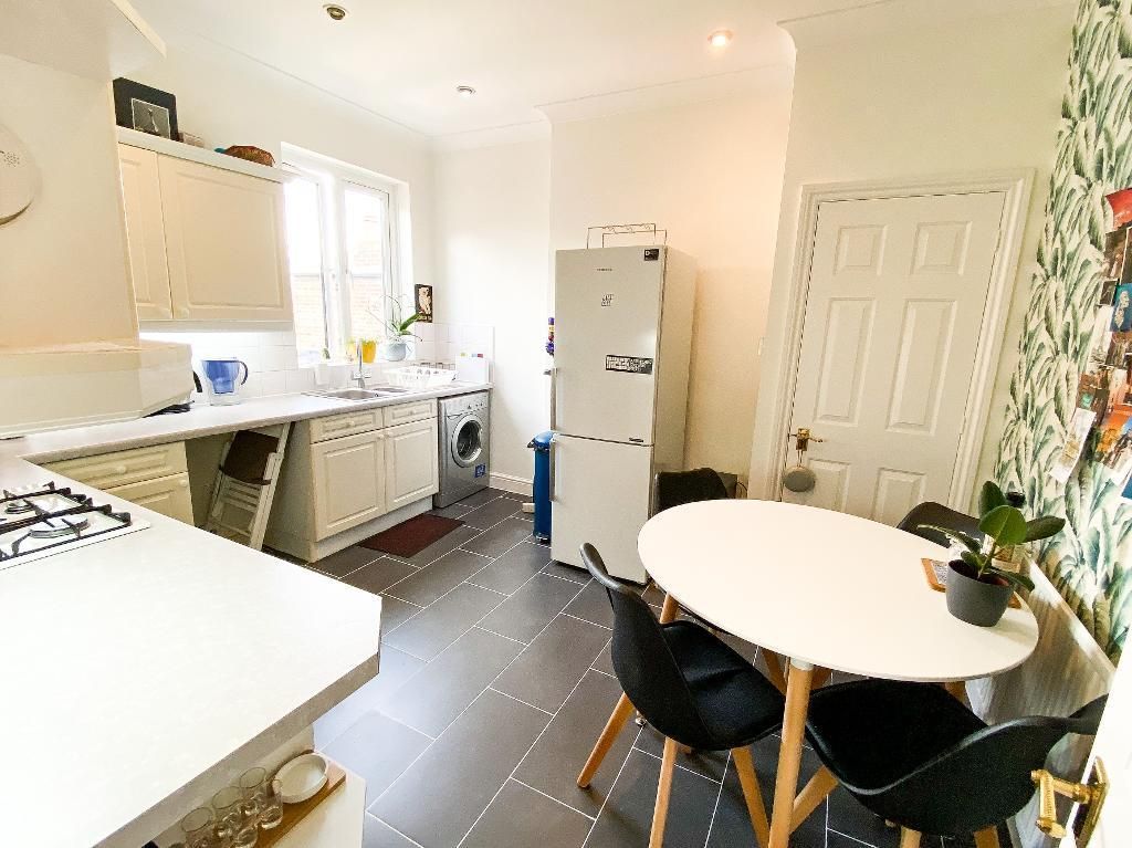 Caddington Road, Ff, London NW2