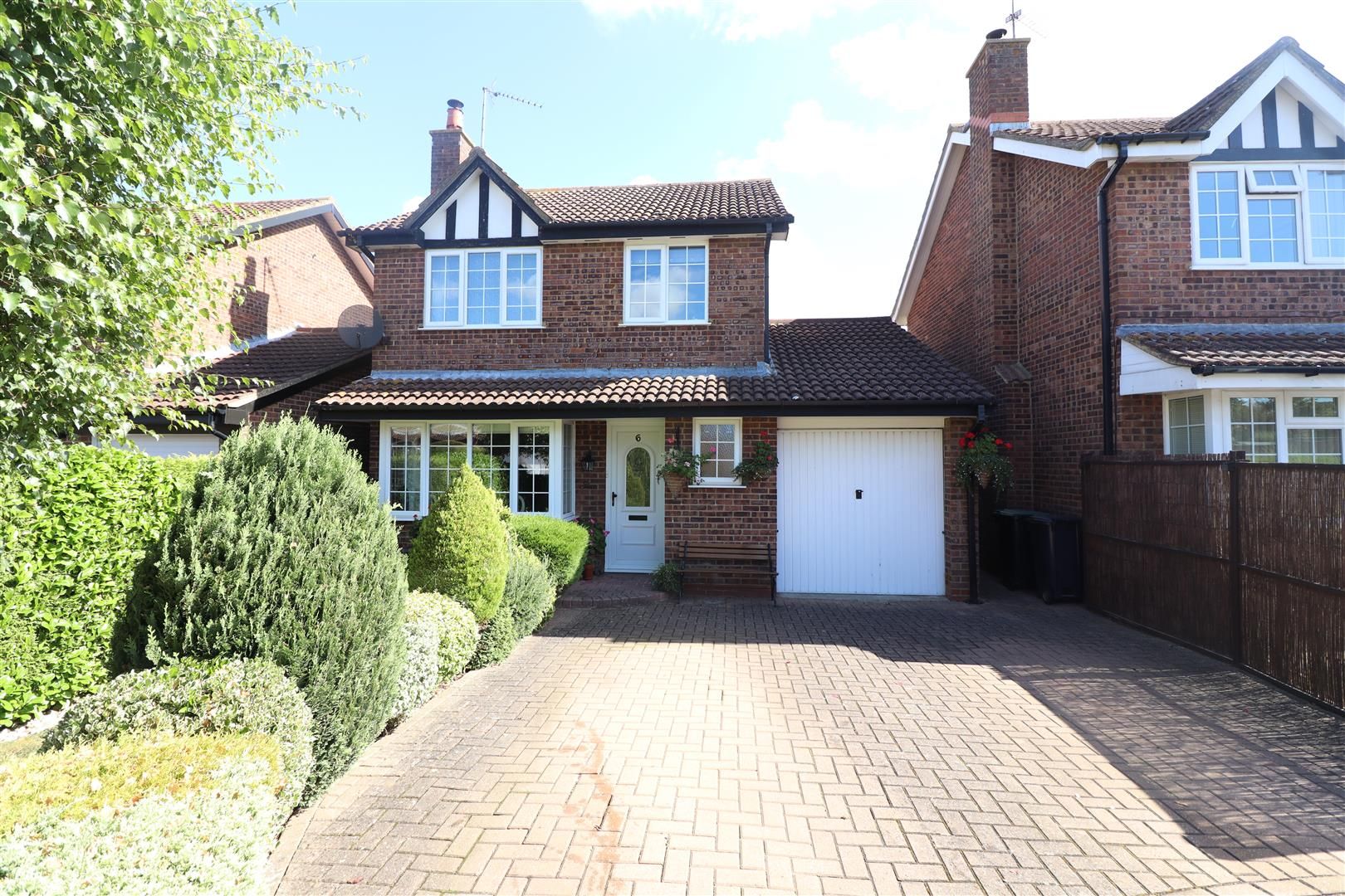 3 bed detached house for sale in Richmond Close, Rushden NN10 Zoopla