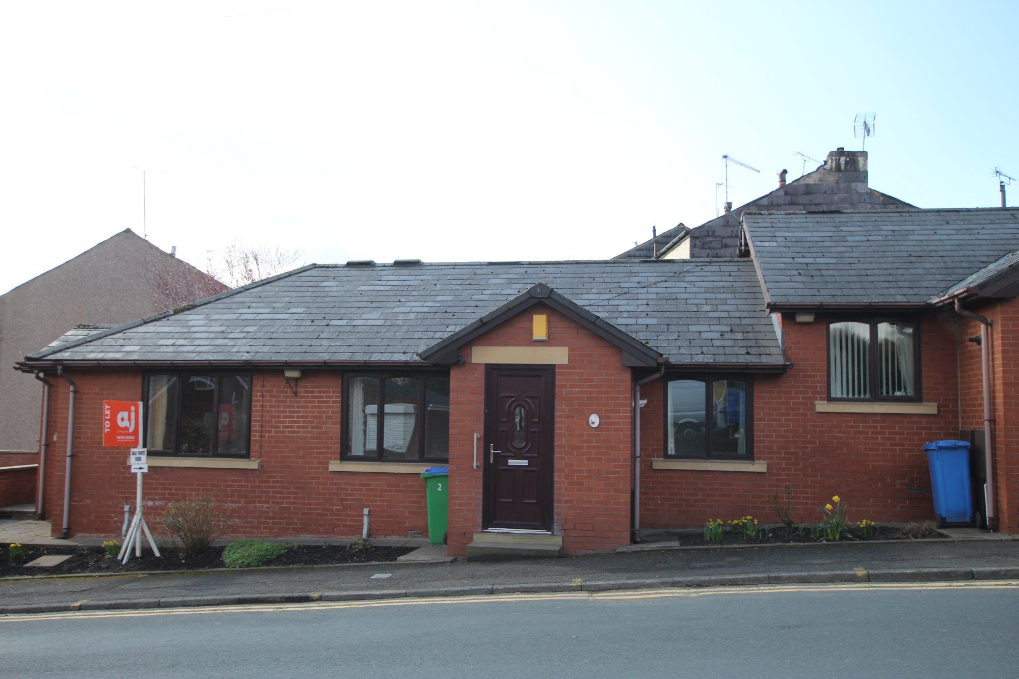 1 bed terraced bungalow to rent in Shawclough Road, Shawclough