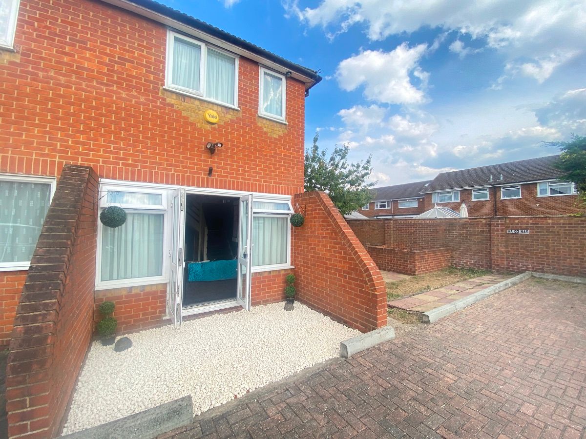 1 bed semidetached house for sale in South End Road, Hornchurch RM12