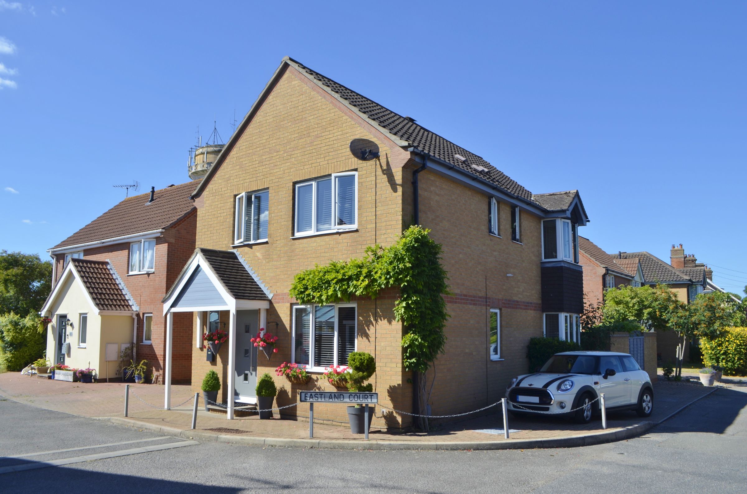 3 bed detached house for sale in Eastland Court, Trimley St. Mary
