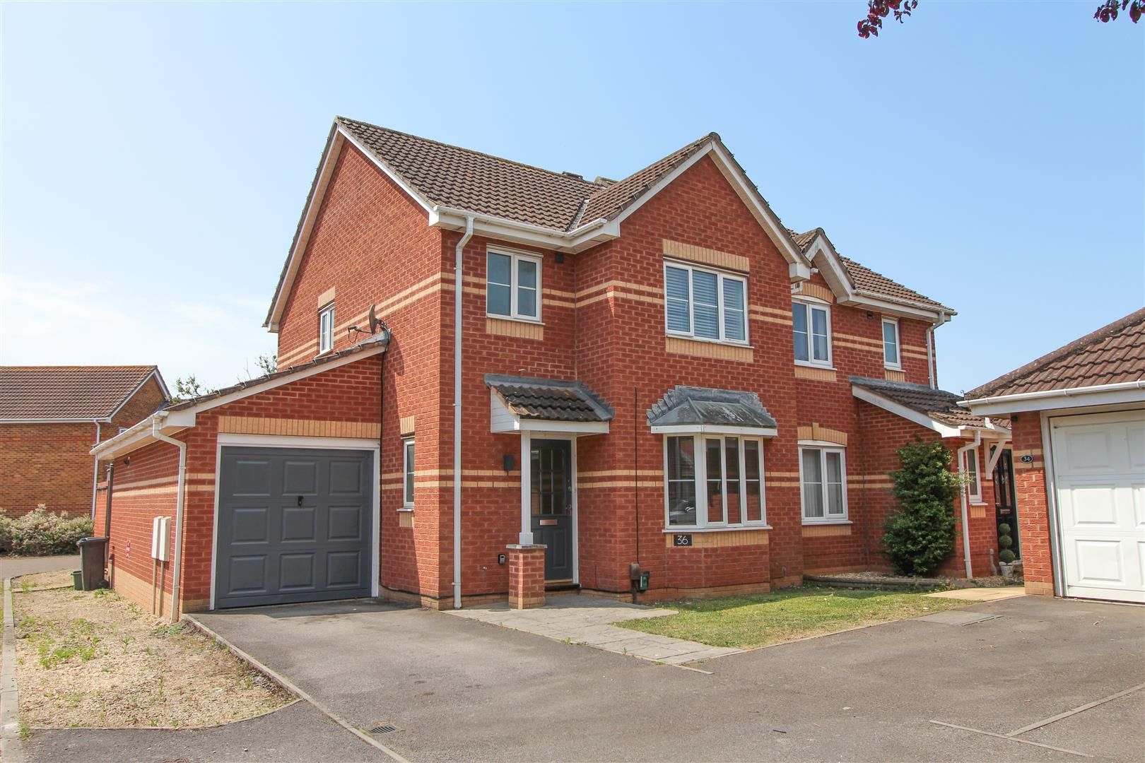 3 bed semidetached house for sale in Rangers Walk, Hanham, Bristol