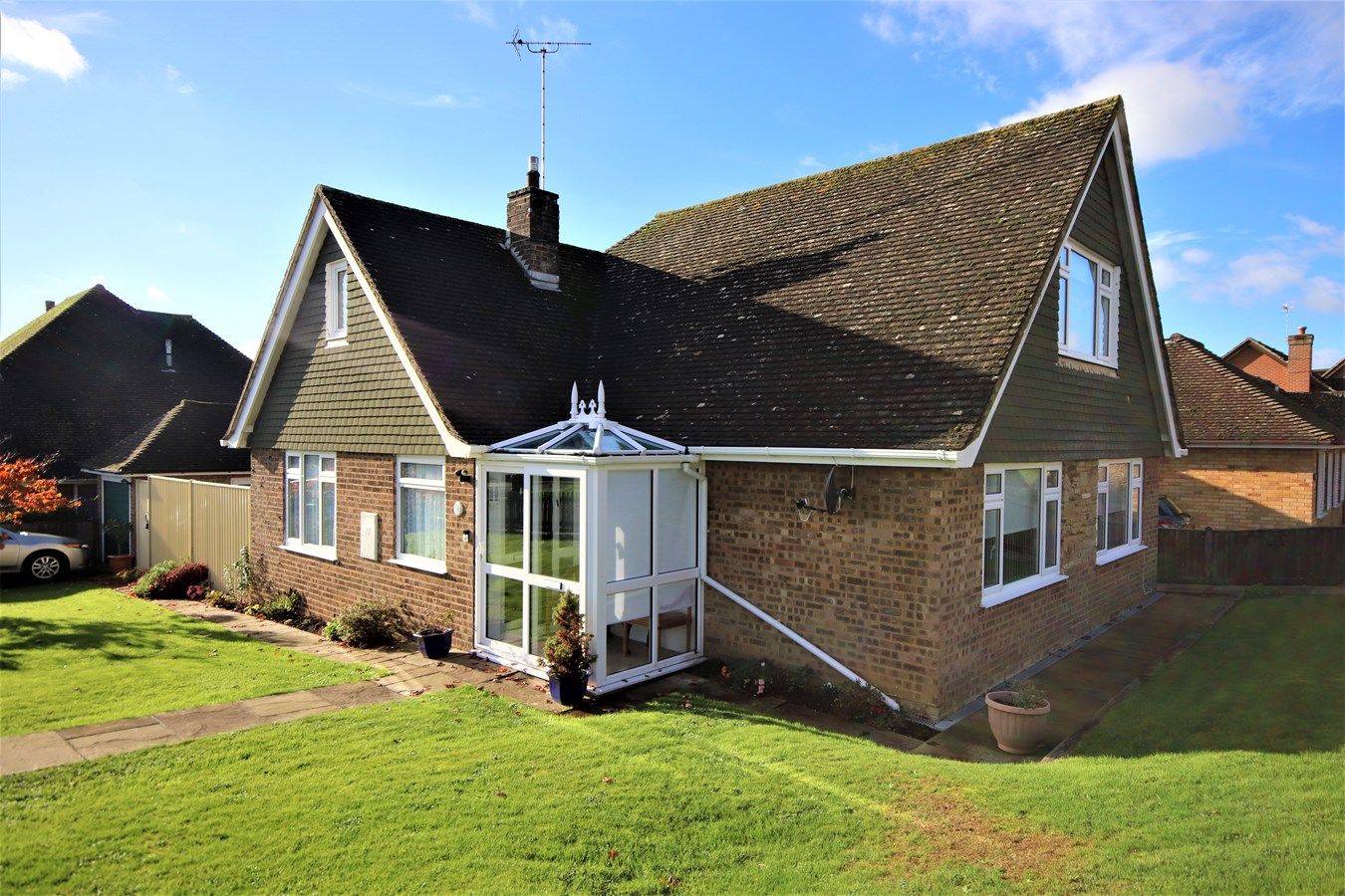 4 bed detached bungalow for sale in Lavant Close, Little Common
