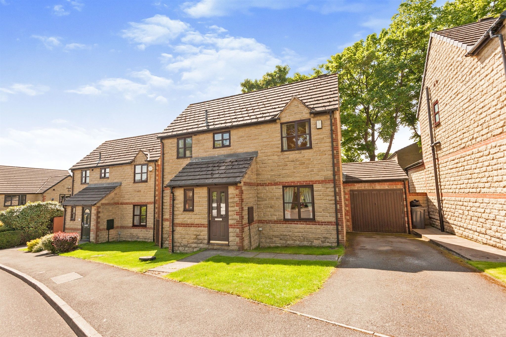 3 bed detached house for sale in Botham Fields, Longwood, Huddersfield
