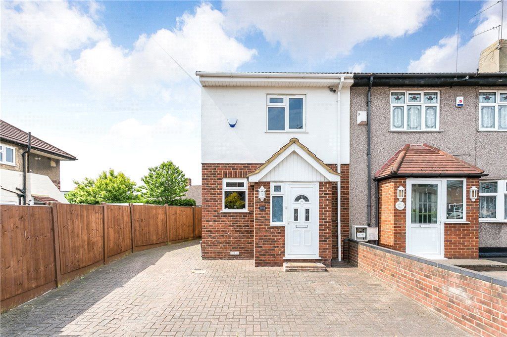 2 bed end terrace house for sale in Tomswood Hill, Ilford IG6 Zoopla