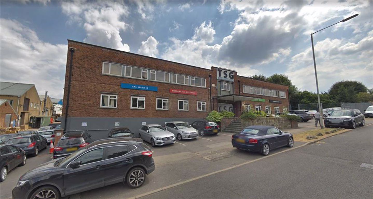 Property for sale in Cranborne Road, Potters Bar, Hertfordshire EN6