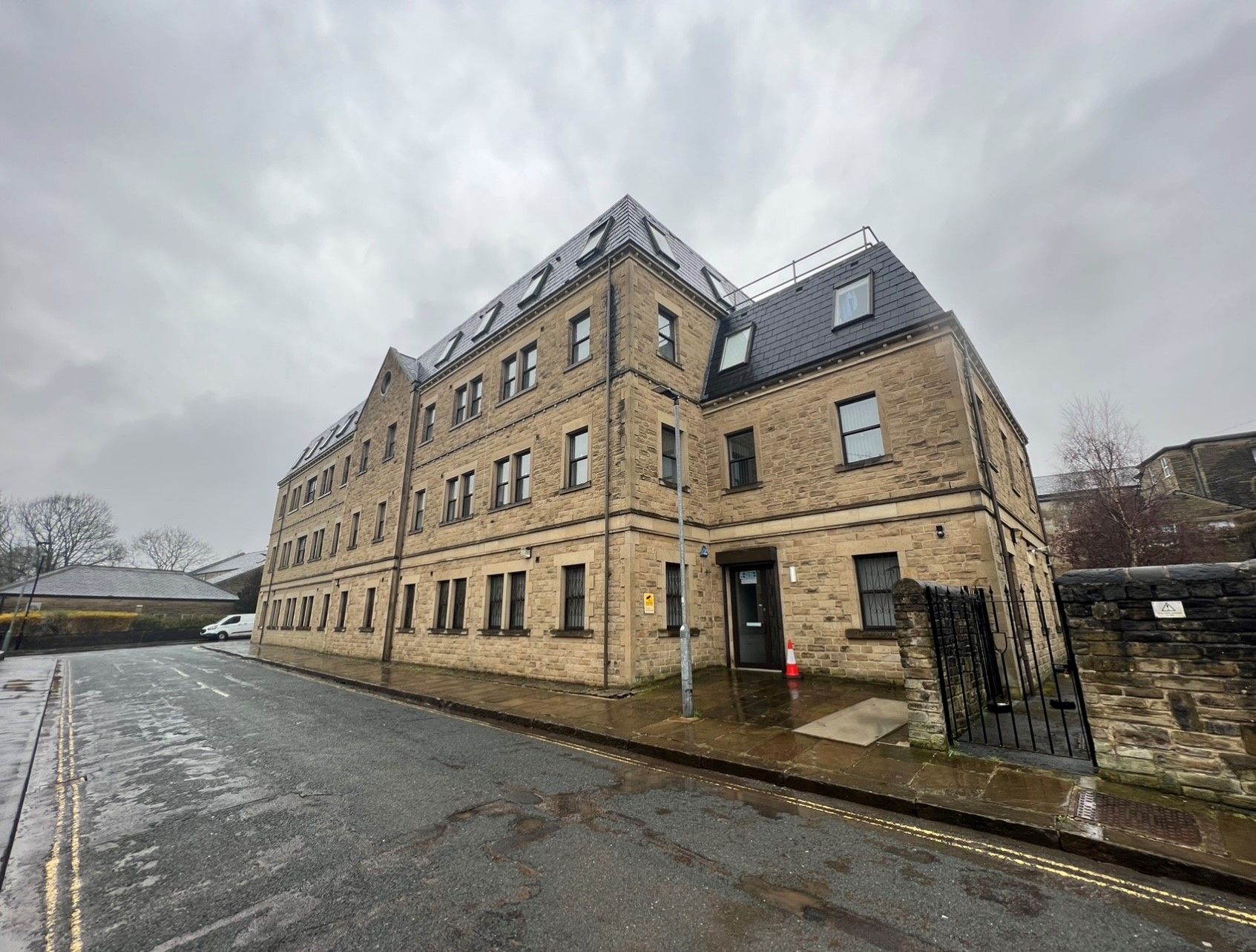 Studio to rent in Halifax House, Blackwall, Halifax HX1 Zoopla