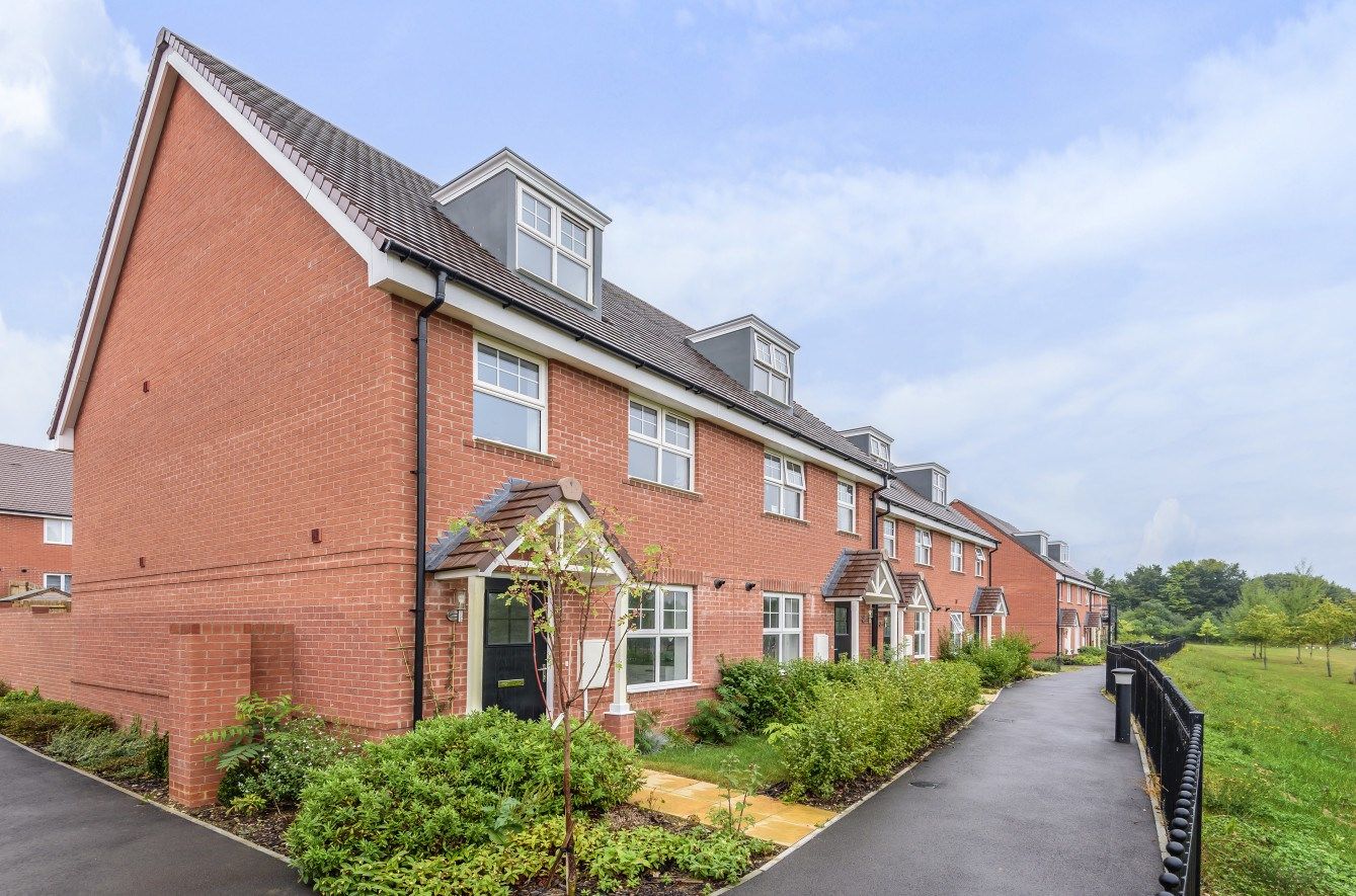 3 bed semidetached house for sale in Merino Road, Andover SP11 Zoopla