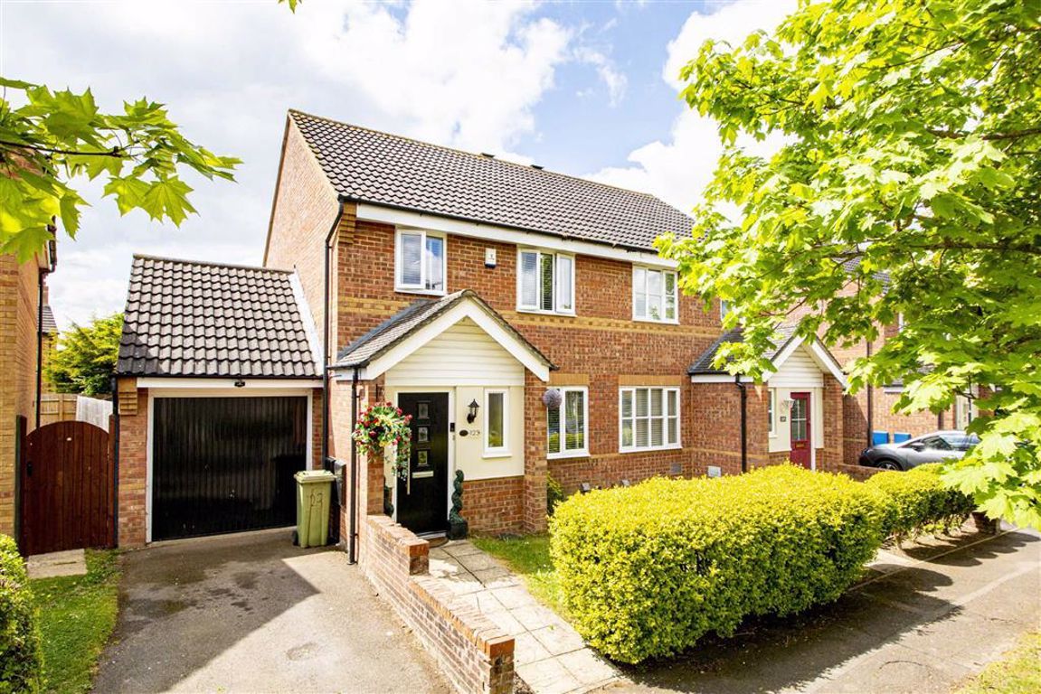 3 bed semidetached house to rent in Blanchland Cirlce, Monkston