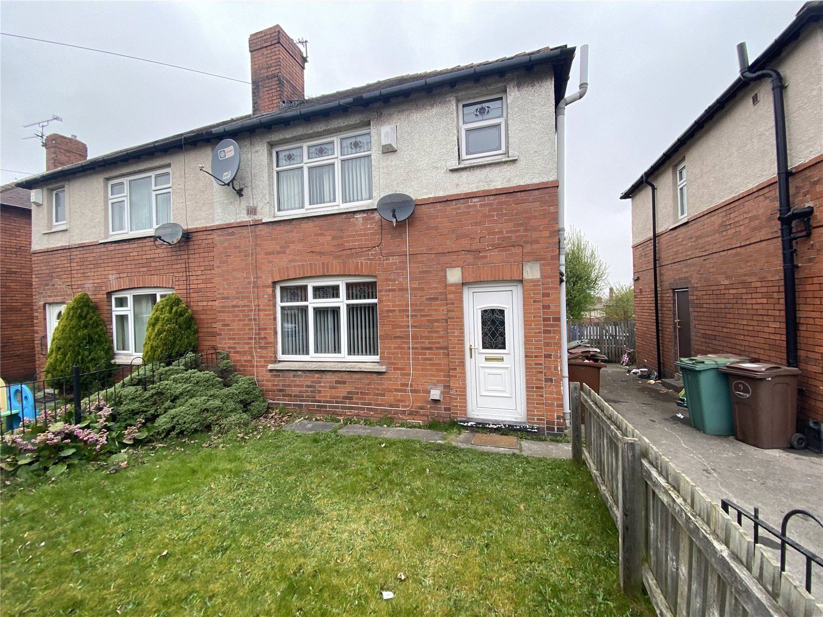 3 bed semidetached house for sale in Irwin Avenue, Wakefield, West