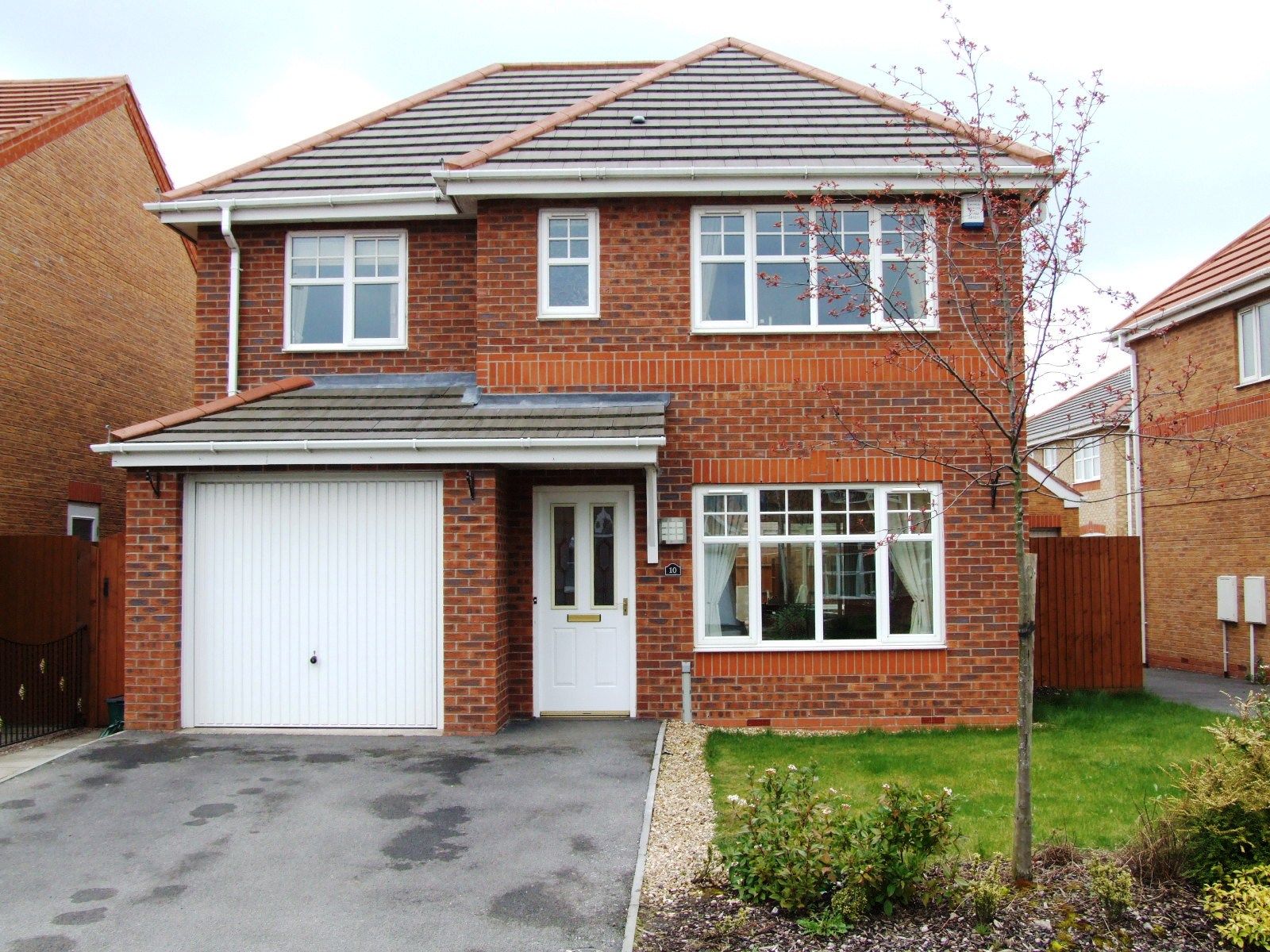 4 bed detached house to rent in Watermeadow Grove, Etruria, StokeOn