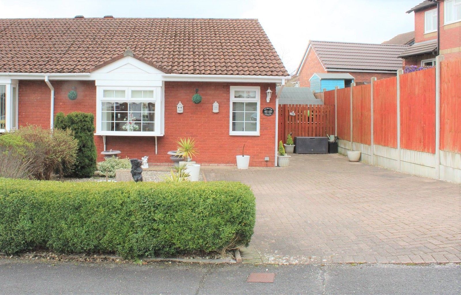 2 bed semidetached bungalow for sale in Fairoak Chase, Brackla