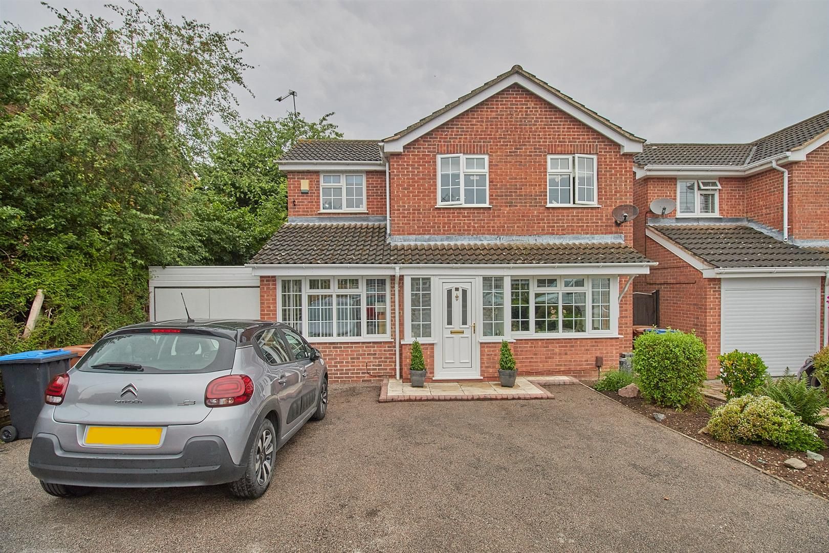 4 bed detached house for sale in Ashleigh Gardens, Barwell, Leicester LE9 Zoopla