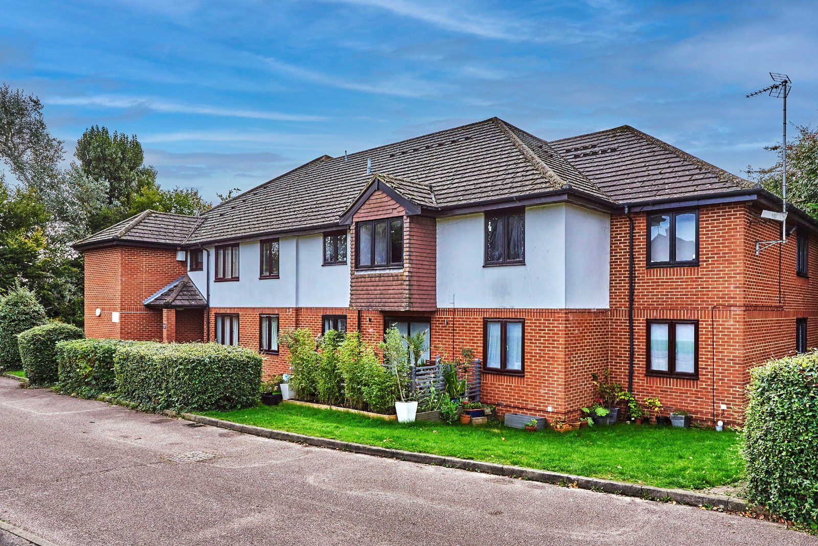 2 bed flat for sale in Ashbourne Court, Hill End Lane, St. Albans