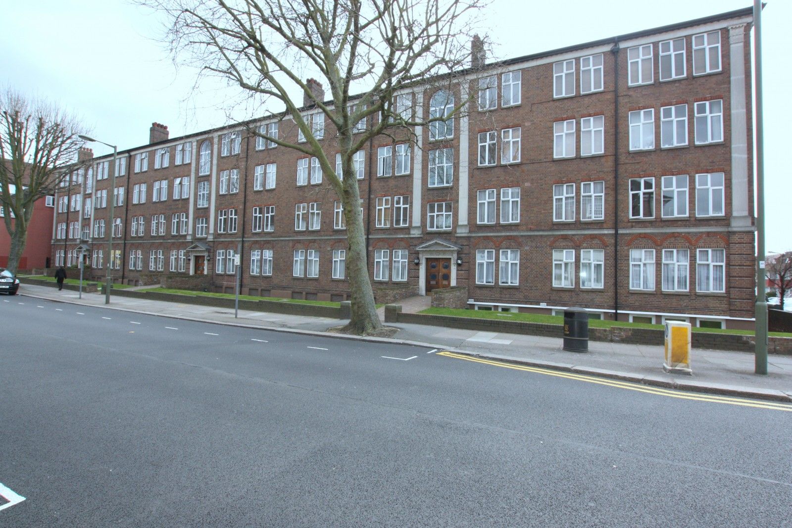 3 bed flat to rent in Court, Vivian Avenue, Hendon NW4 Zoopla