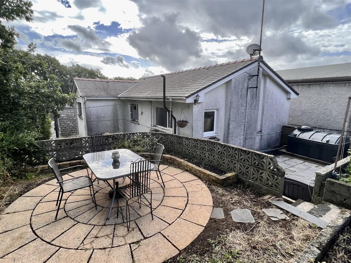 3 bed semidetached house for sale in Station Road, Upper Brynamman