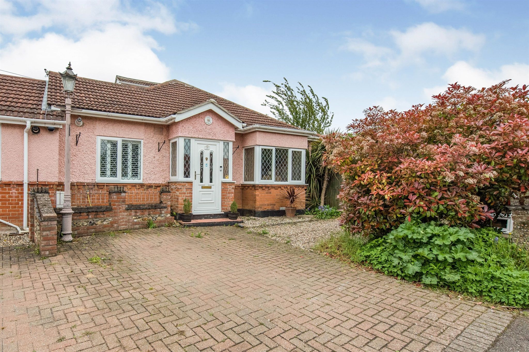 2 bed bungalow for sale in Highbury Crescent, Bury St. Edmunds IP33