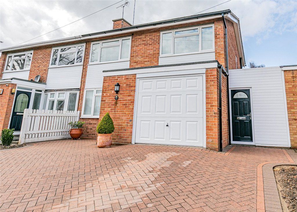 3 bed semidetached house for sale in Colemans Moor Road, Woodley