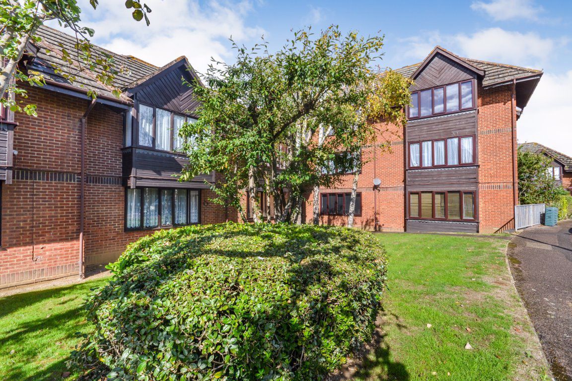 Studio to rent in Ladywell Prospect, Sawbridgeworth CM21 Zoopla